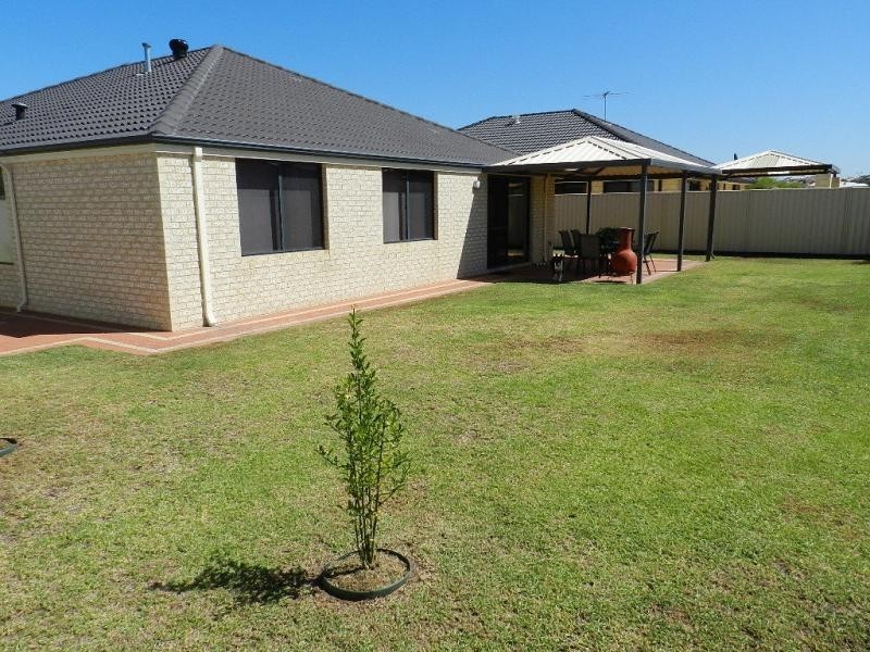 52 Tandara Fairway, Tapping WA 6065