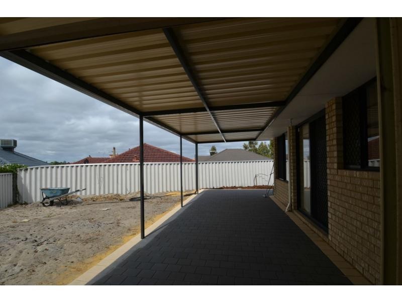 11 Retreat Green, Banksia Grove WA 6031