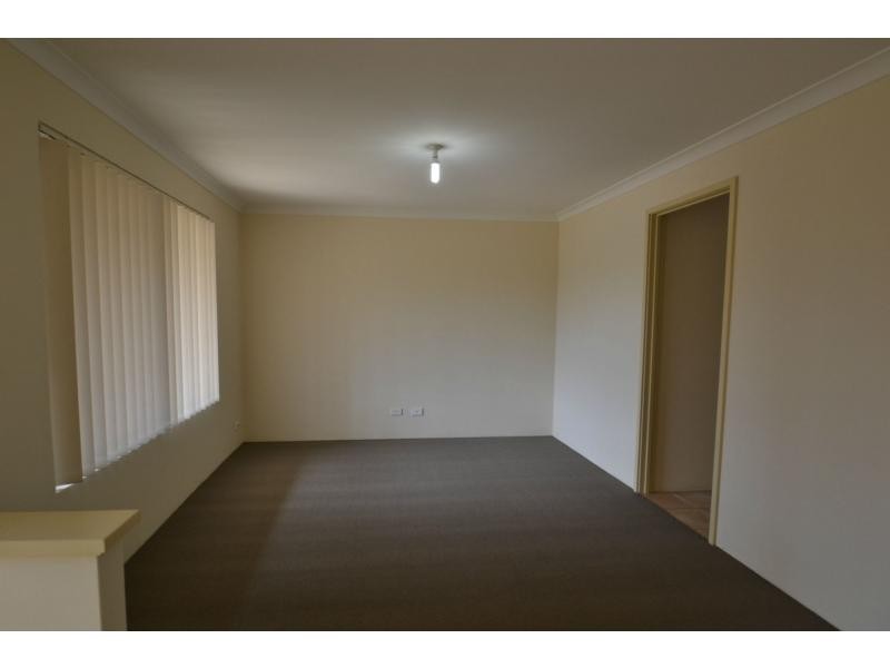 11 Retreat Green, Banksia Grove WA 6031