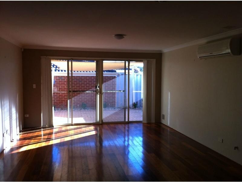 9/5 Yarra Court, Carramar WA 6031