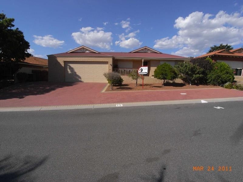 15 Greenock Gardens, Kinross WA 6028
