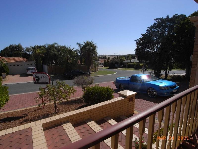 15 Greenock Gardens, Kinross WA 6028