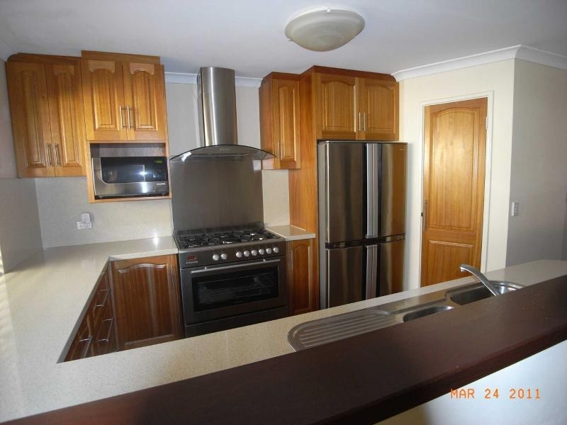 15 Greenock Gardens, Kinross WA 6028