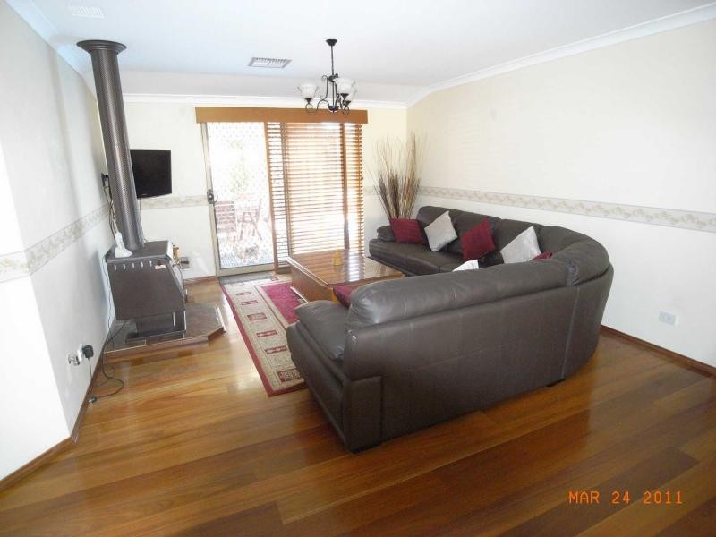 15 Greenock Gardens, Kinross WA 6028