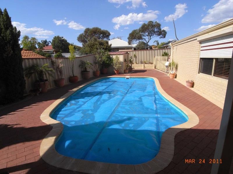 15 Greenock Gardens, Kinross WA 6028