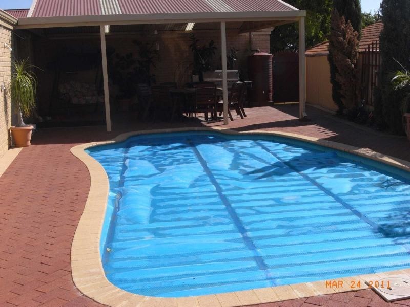 15 Greenock Gardens, Kinross WA 6028