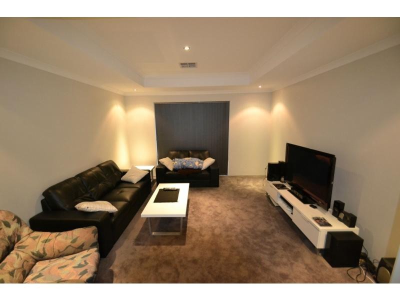 98 Hellfire Drive, Darch WA 6065