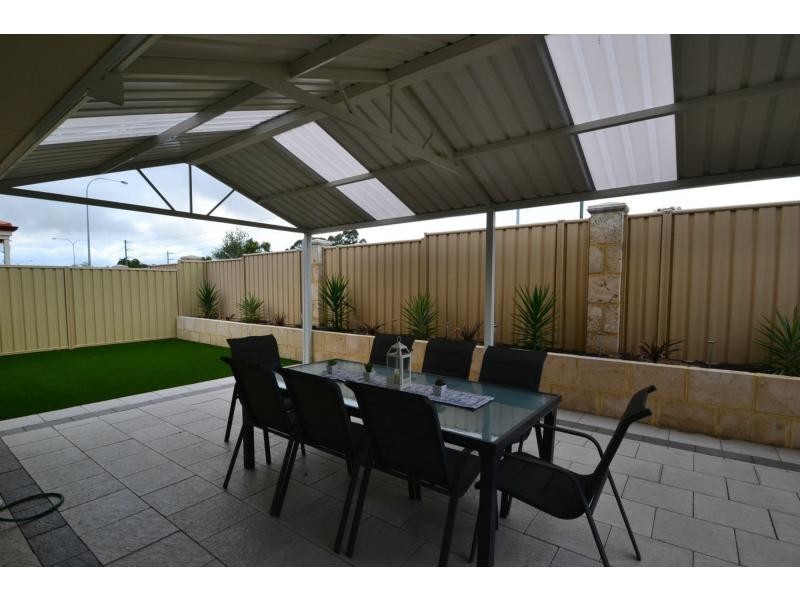 98 Hellfire Drive, Darch WA 6065