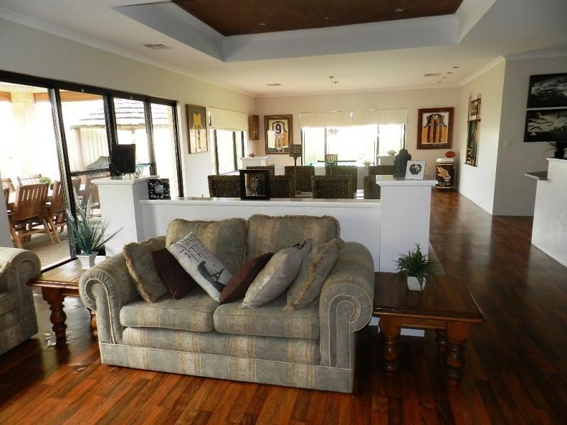 33 Collanda Circuit, Carramar WA 6031