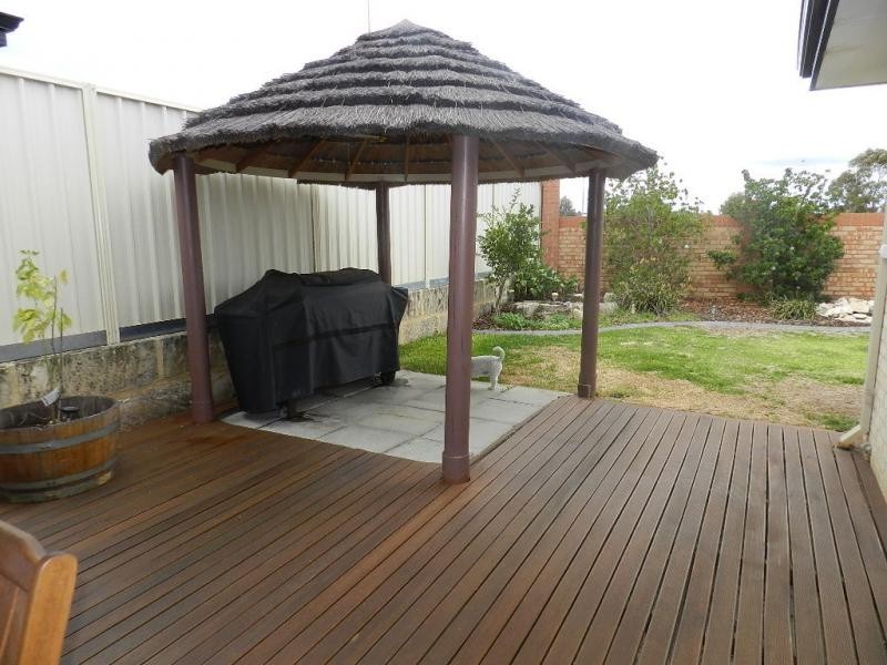 33 Collanda Circuit, Carramar WA 6031