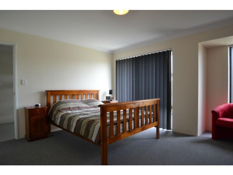 11 Kinglake Road, Yanchep WA 6035