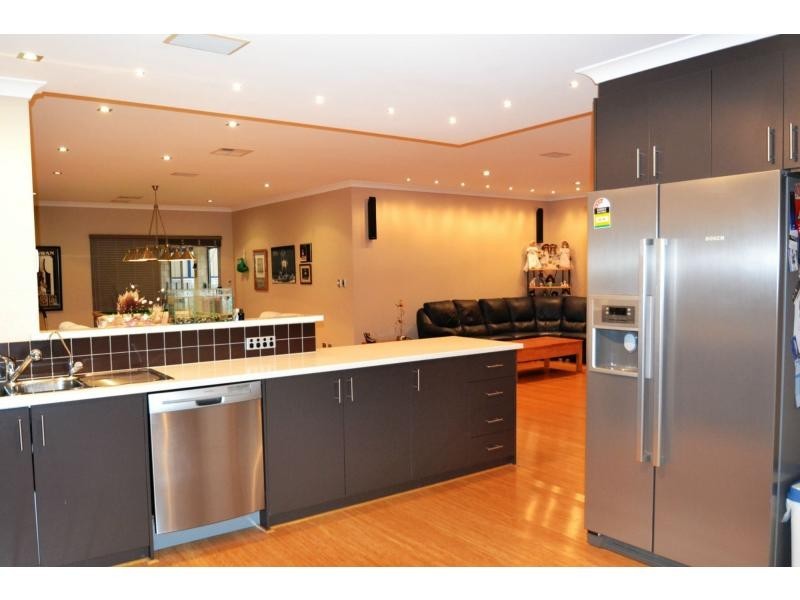 11 Pintail Pass, Tapping WA 6065