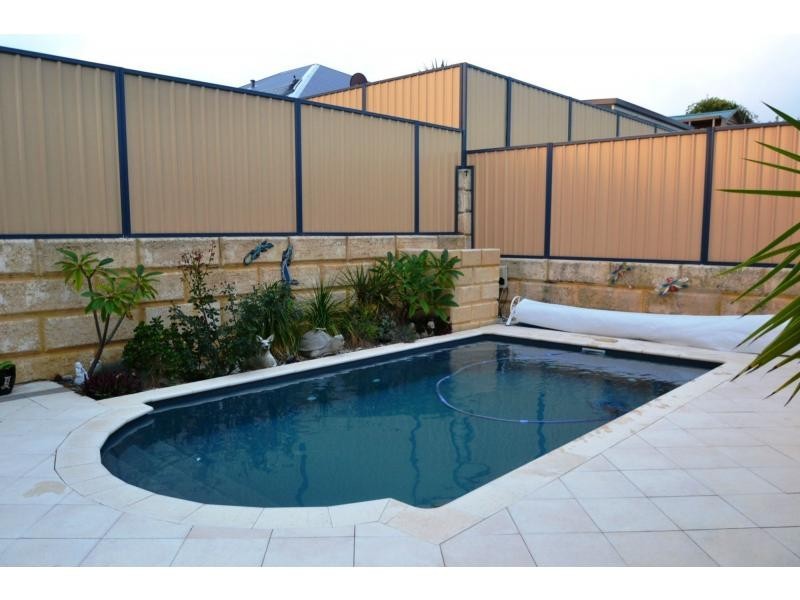 11 Pintail Pass, Tapping WA 6065