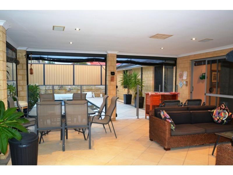 11 Pintail Pass, Tapping WA 6065