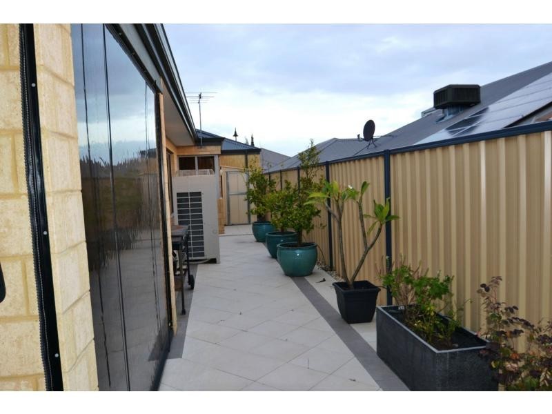 11 Pintail Pass, Tapping WA 6065