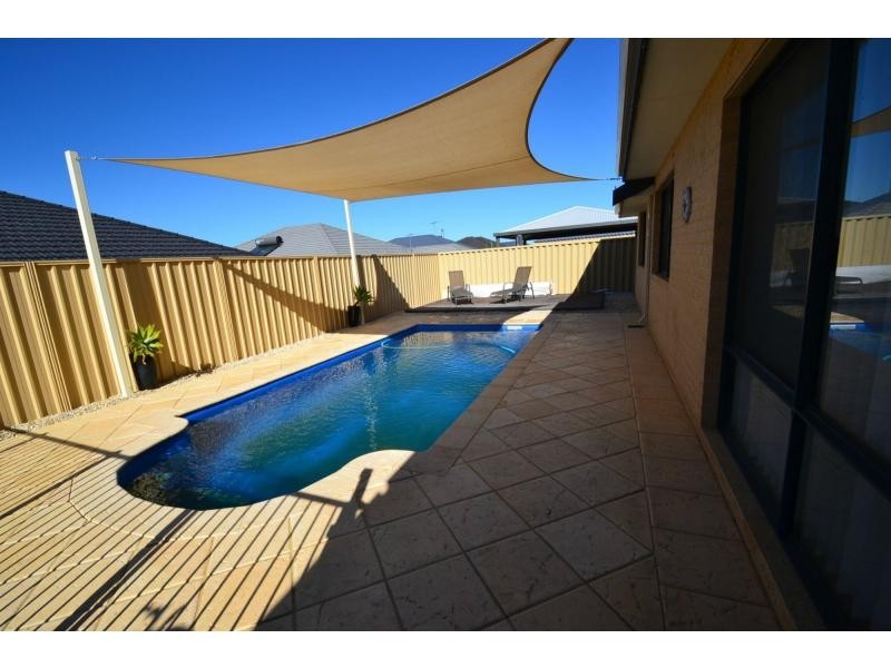 93 Da Vinci Drive, Tapping WA 6065