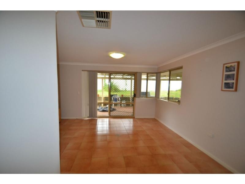 8 Riviera Court, Connolly WA 6027