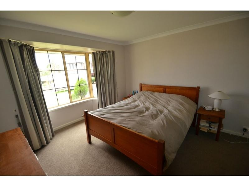 8 Riviera Court, Connolly WA 6027