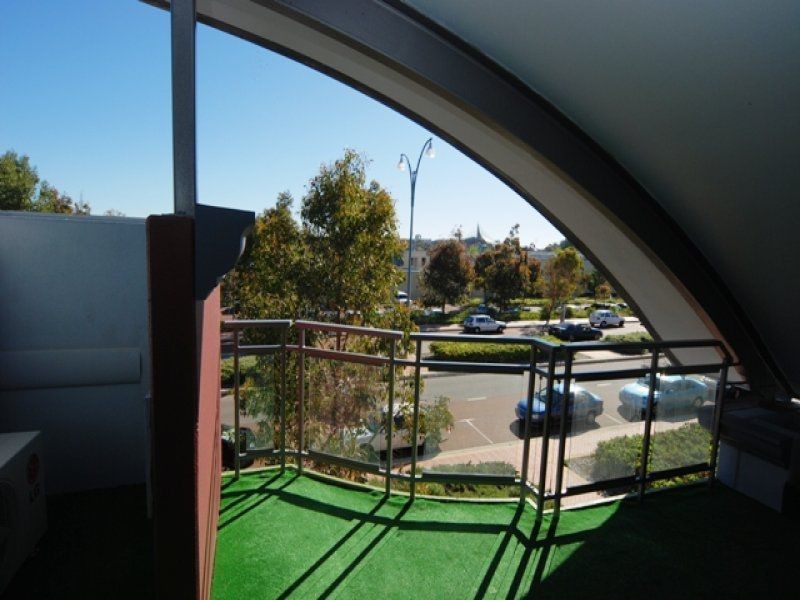 54 Lakeside Drive, Joondalup WA 6027