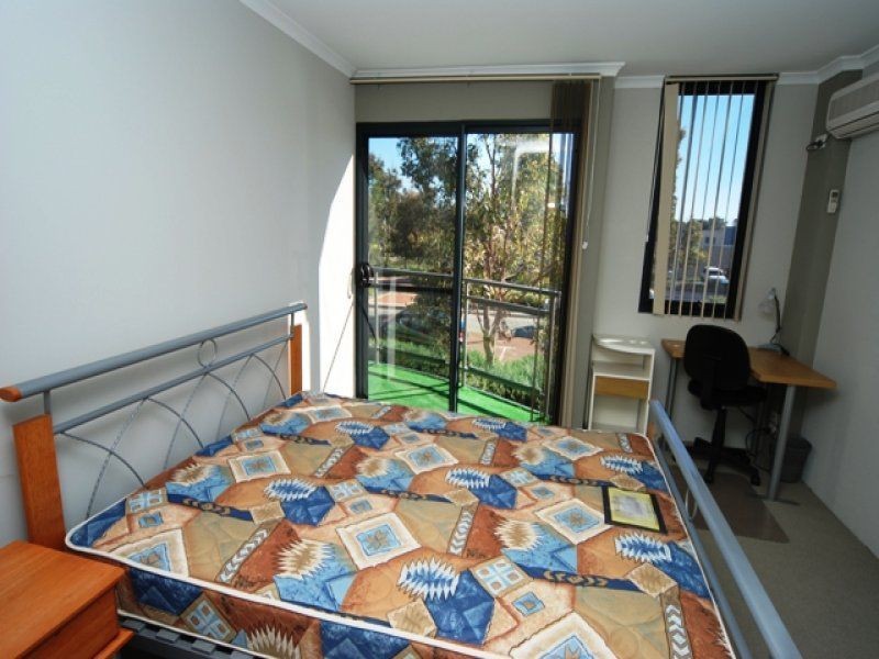 54 Lakeside Drive, Joondalup WA 6027