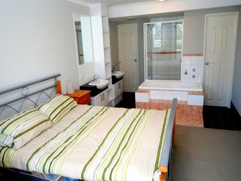 54 Lakeside Drive, Joondalup WA 6027