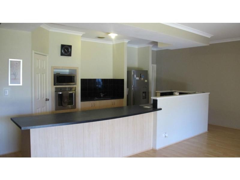69 Brighlands Crescent, Carramar WA 6031