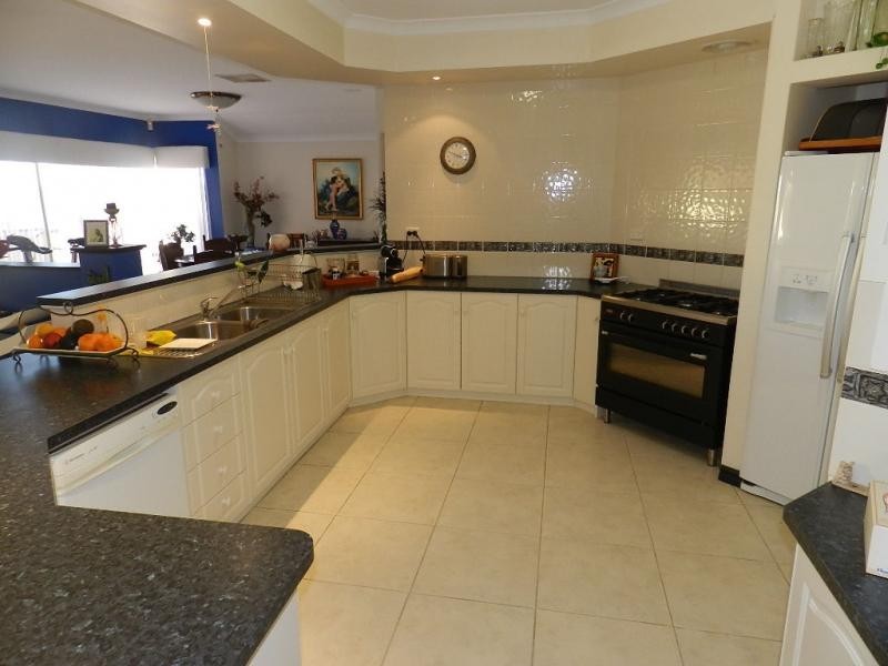4 Seurat Loop, Ashby WA 6065