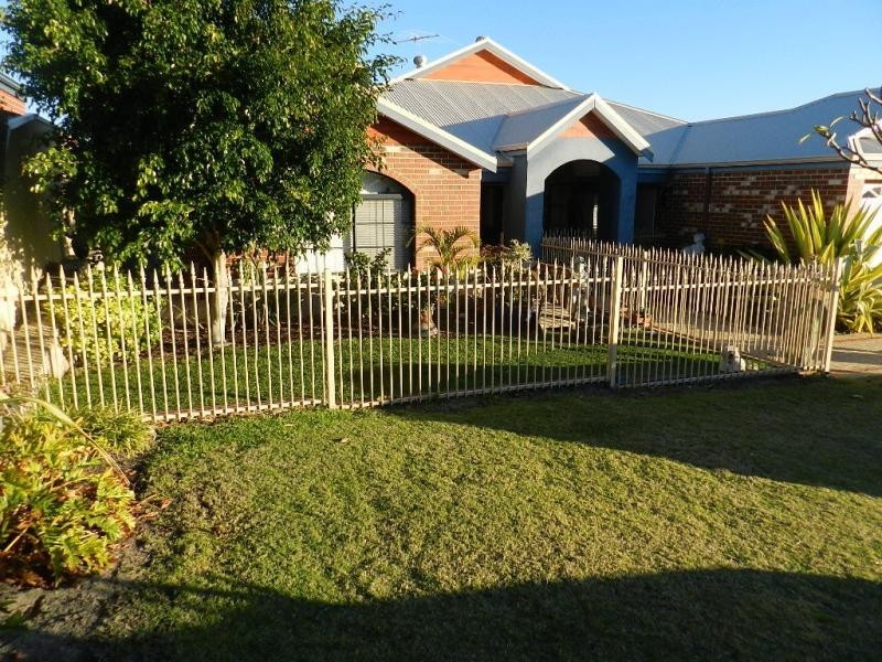 4 Seurat Loop, Ashby WA 6065
