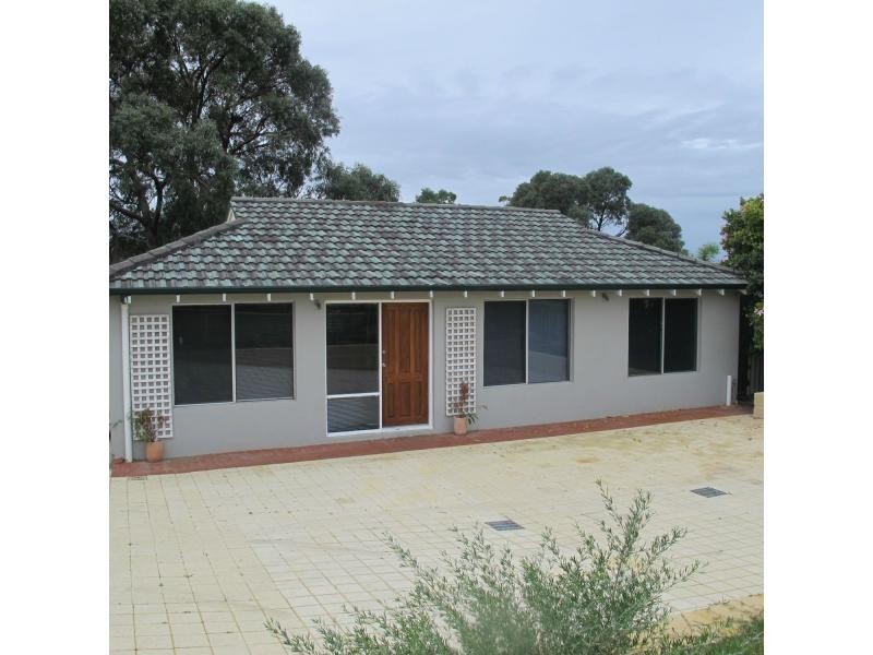 4 Captian Court, Heathridge WA 6027