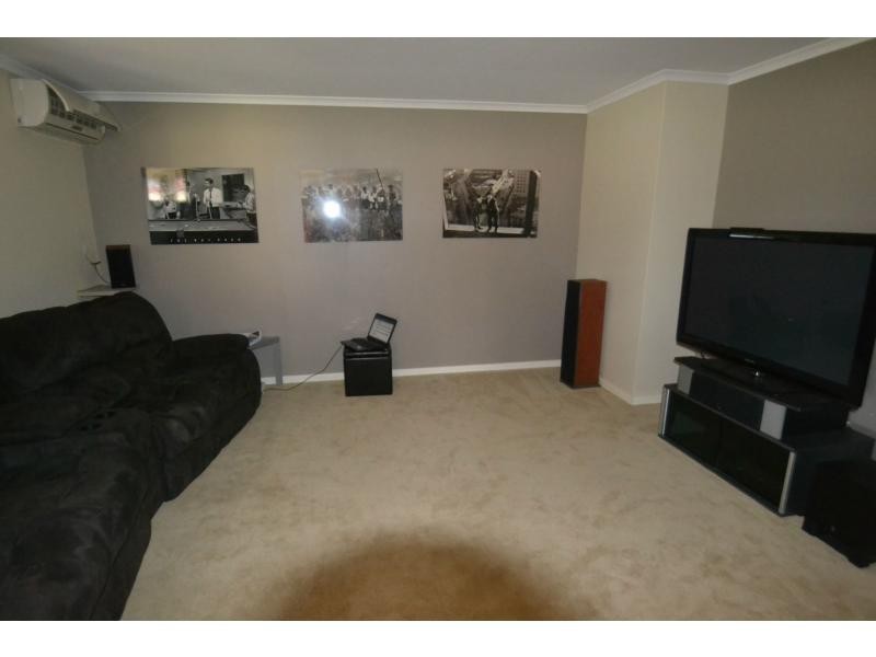 12 Ammanford Crescent, Butler WA 6036