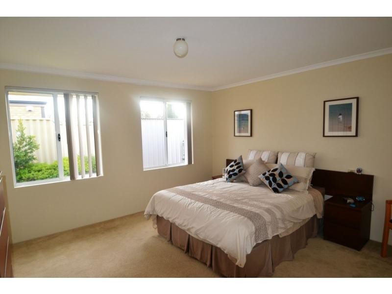 12 Ammanford Crescent, Butler WA 6036