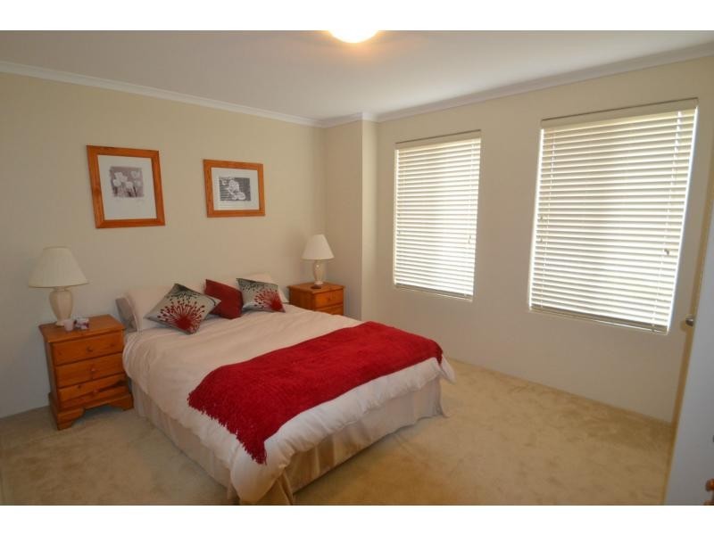 12 Ammanford Crescent, Butler WA 6036