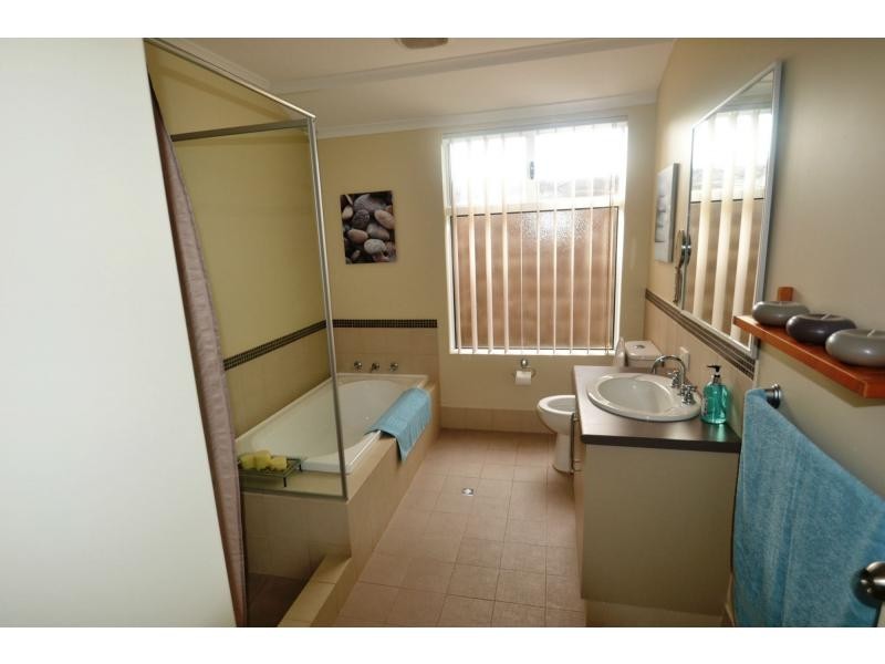 12 Ammanford Crescent, Butler WA 6036