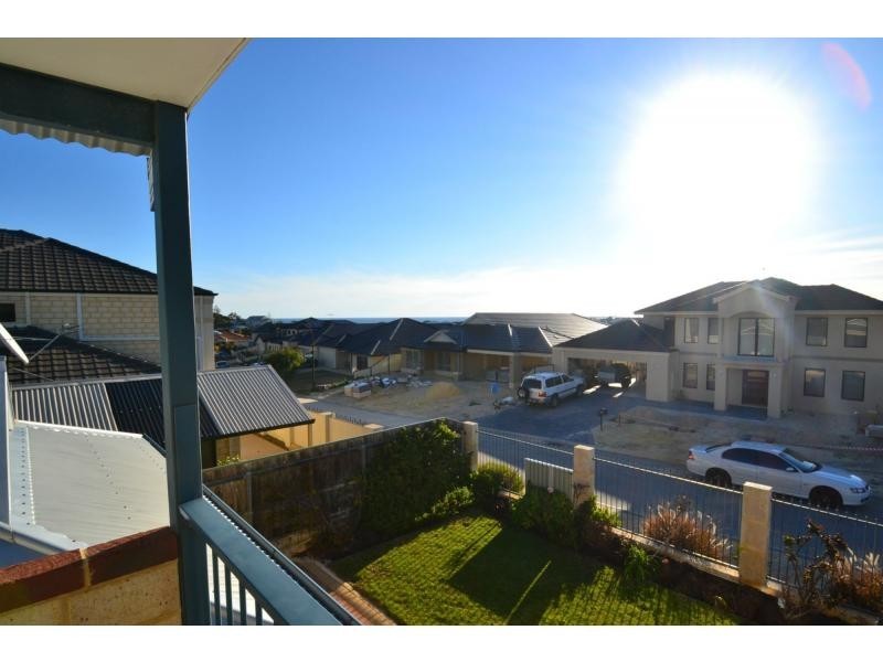 30 Dumaresq Loop, Quinns Rocks WA 6030
