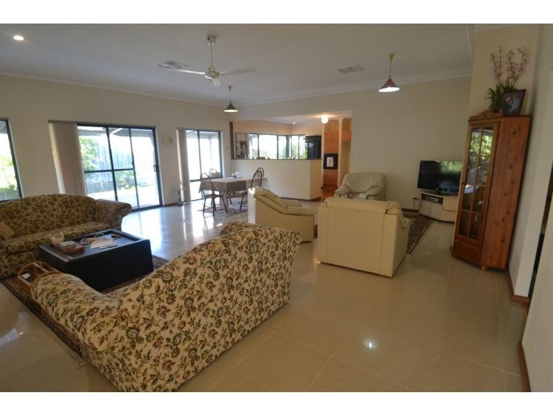 30 Dumaresq Loop, Quinns Rocks WA 6030