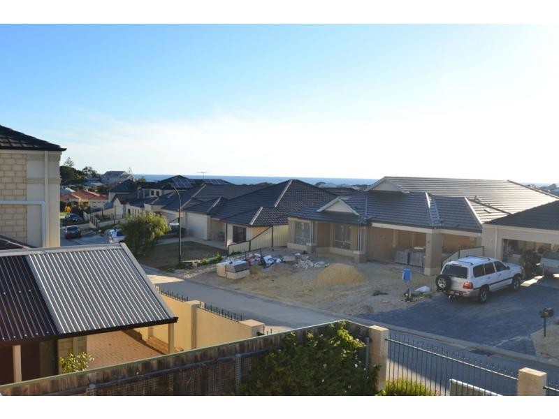 30 Dumaresq Loop, Quinns Rocks WA 6030