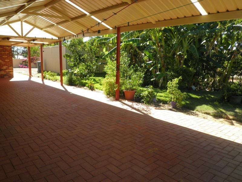 3 Peridot track, Banksia Grove WA 6031