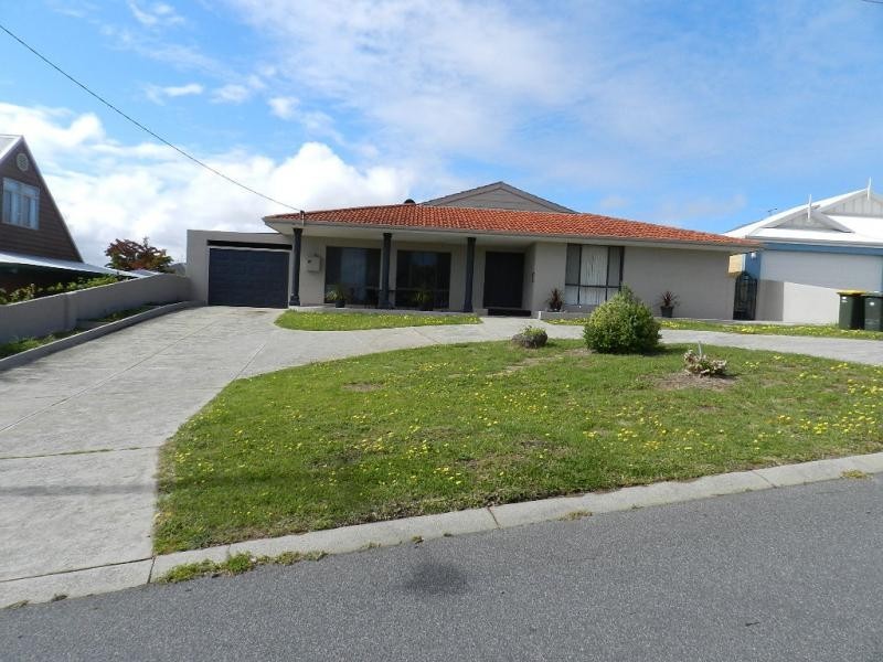 6 Lynton Court, Yanchep WA 6035