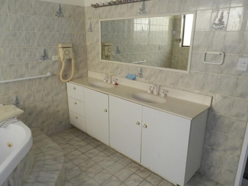 6 Lynton Court, Yanchep WA 6035