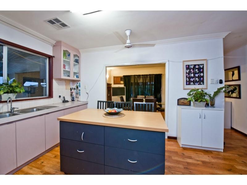 7 James Street, Mariginiup WA 6078