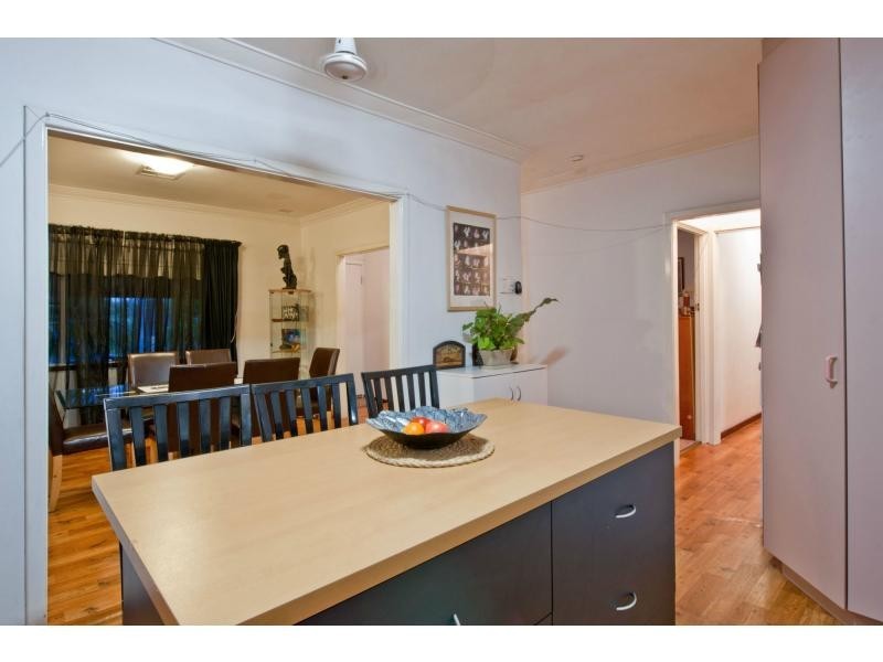 7 James Street, Mariginiup WA 6078