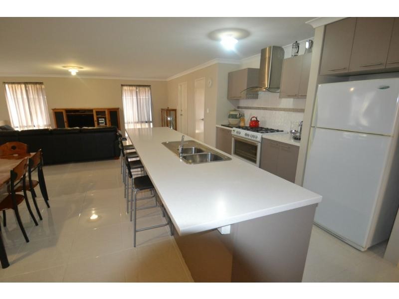 109 Sundowner Meander, Banksia Grove WA 6031