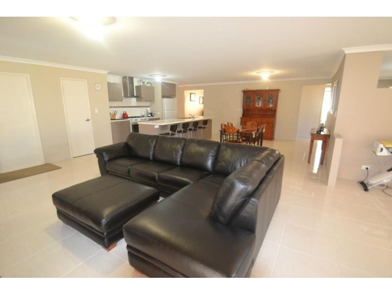 109 Sundowner Meander, Banksia Grove WA 6031