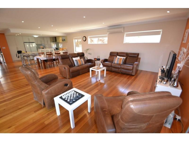 2 Williton Road, Karrinyup WA 6018