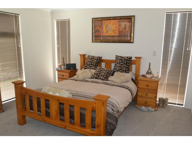 5 Huxleys Trail, Burns Beach WA 6028