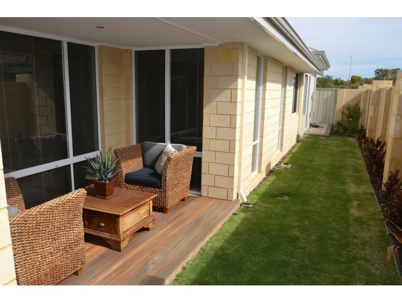 5 Huxleys Trail, Burns Beach WA 6028