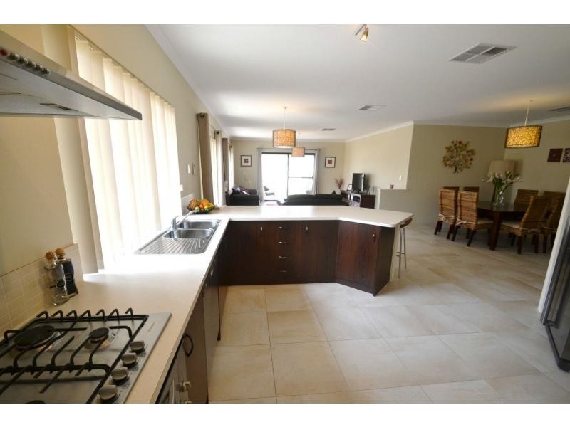 107 Sundowner Meander, Banksia Grove WA 6031