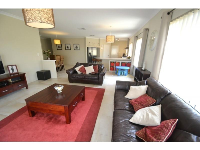 107 Sundowner Meander, Banksia Grove WA 6031