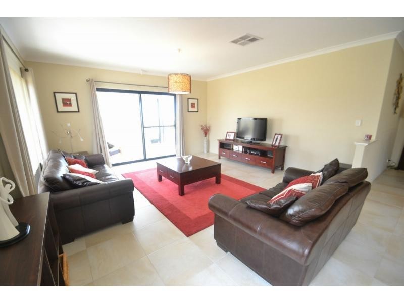 107 Sundowner Meander, Banksia Grove WA 6031