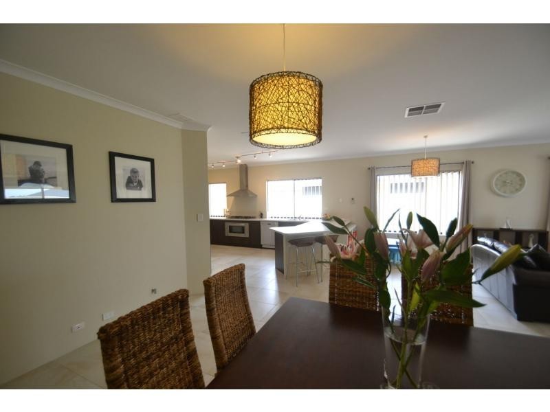 107 Sundowner Meander, Banksia Grove WA 6031